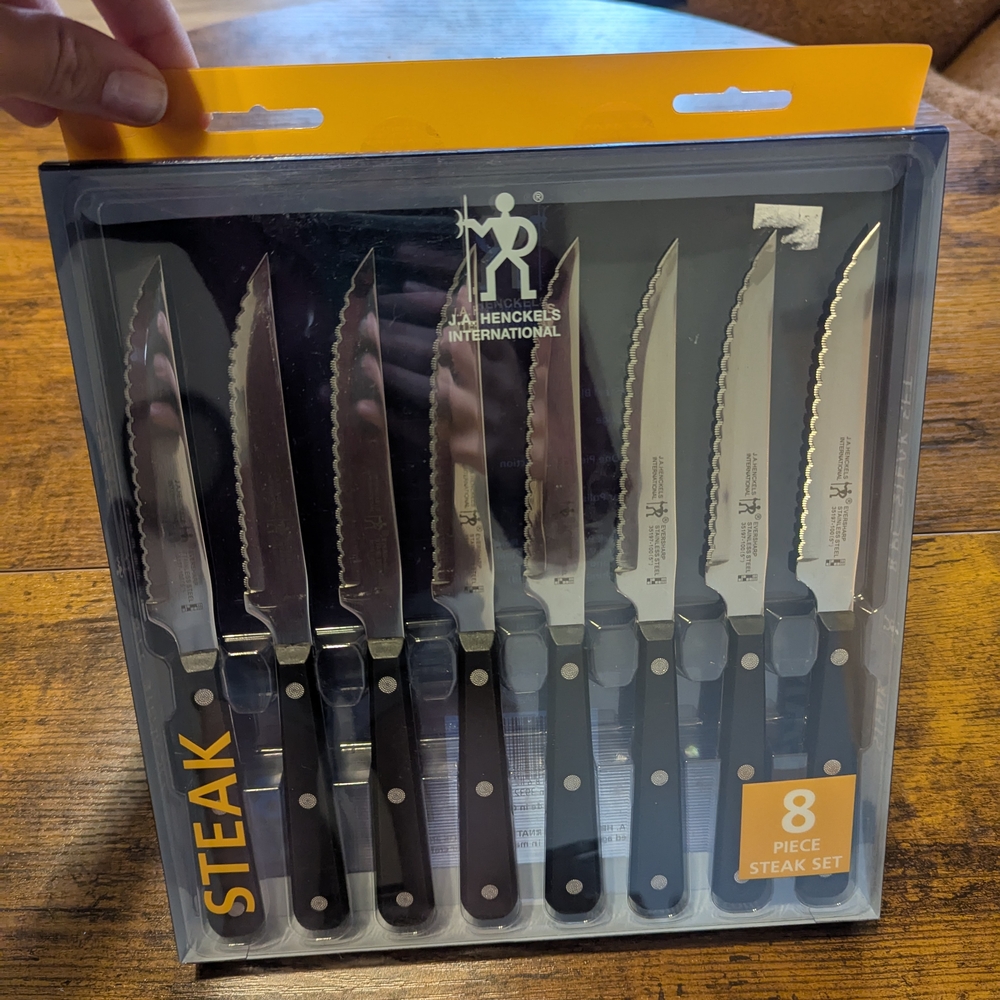 ZWILLING J.A. Henckels 8-Piece Steak Set with Black Handles